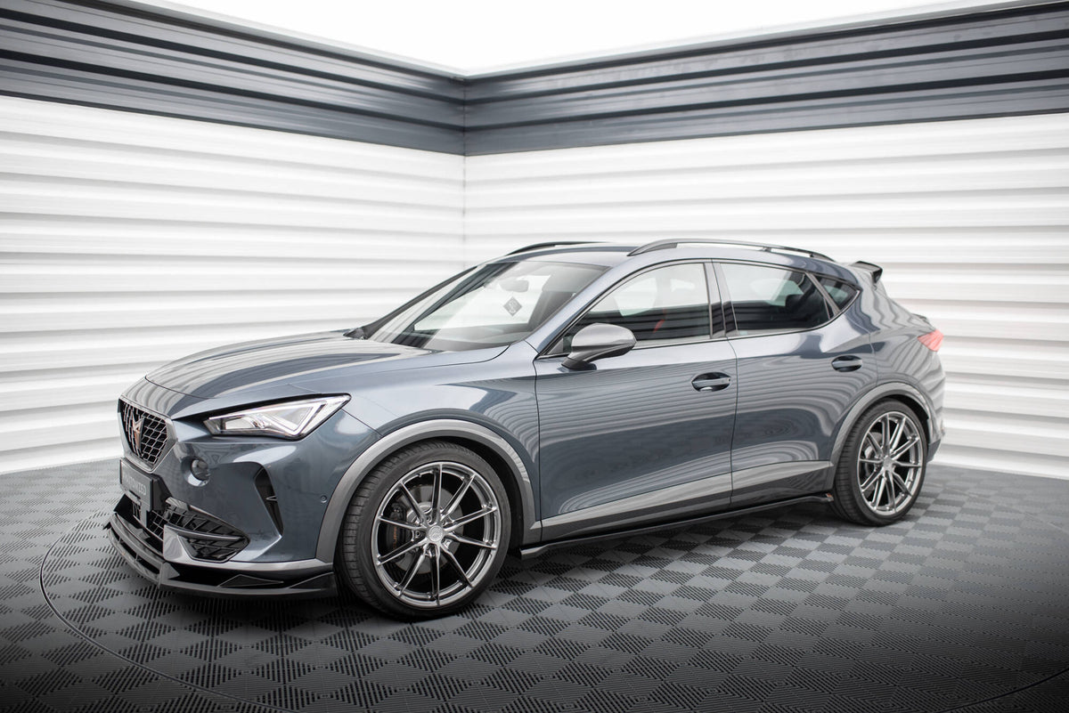 Komplett splittersett til Cupra Formentor VZ MK1 – alle seks deler lagt ut sett ovenfra