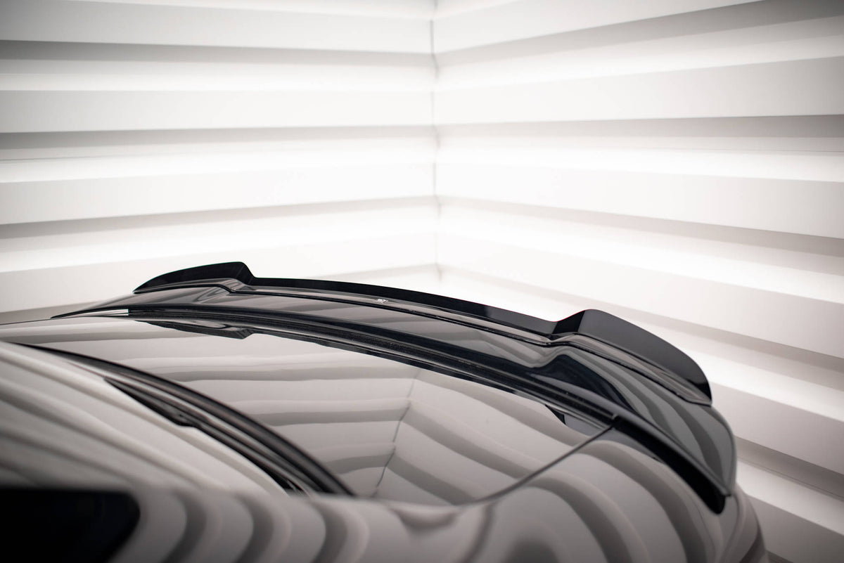 Sideskjørt diffusor fra Maxton Design på Dodge Charger SRT i nærbilde