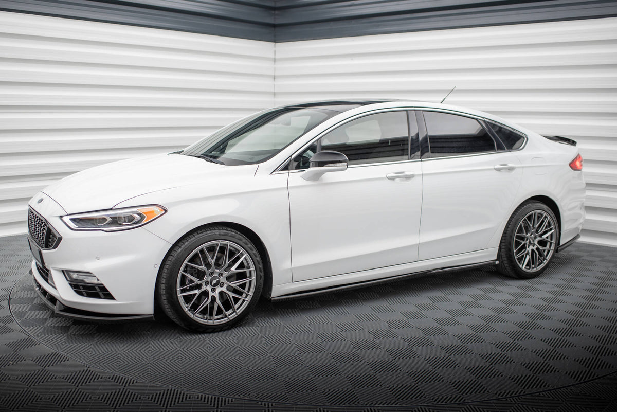 Splittersett for Ford Mondeo Sport MK5 Facelift med alle fem deler lagt ut ovenfra