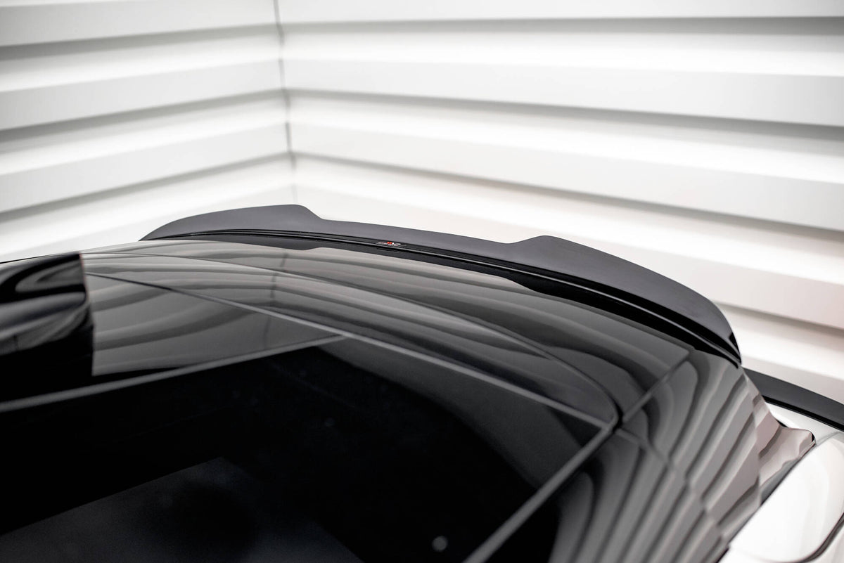 Spoiler cap montert på Ford Mustang Mach-E MK1, skrå vinkel fra siden