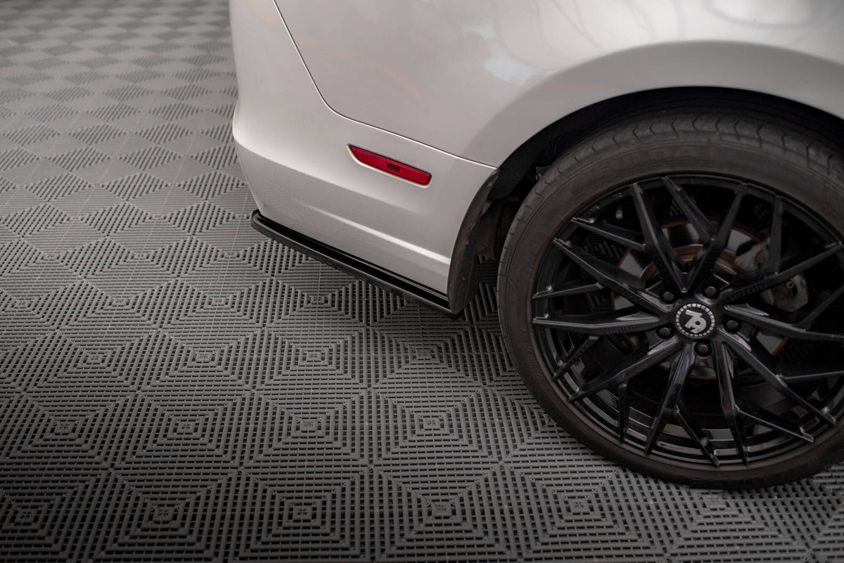 Spoiler cap til Ford Mustang MK5 Facelift montert på bagasjelokk sett ovenfra