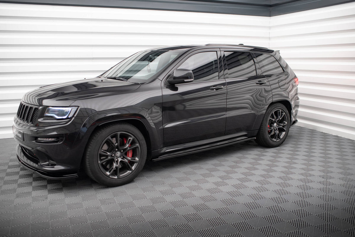Splittersett for Jeep Grand Cherokee SRT WK2 Facelift vist forfra i sort finish