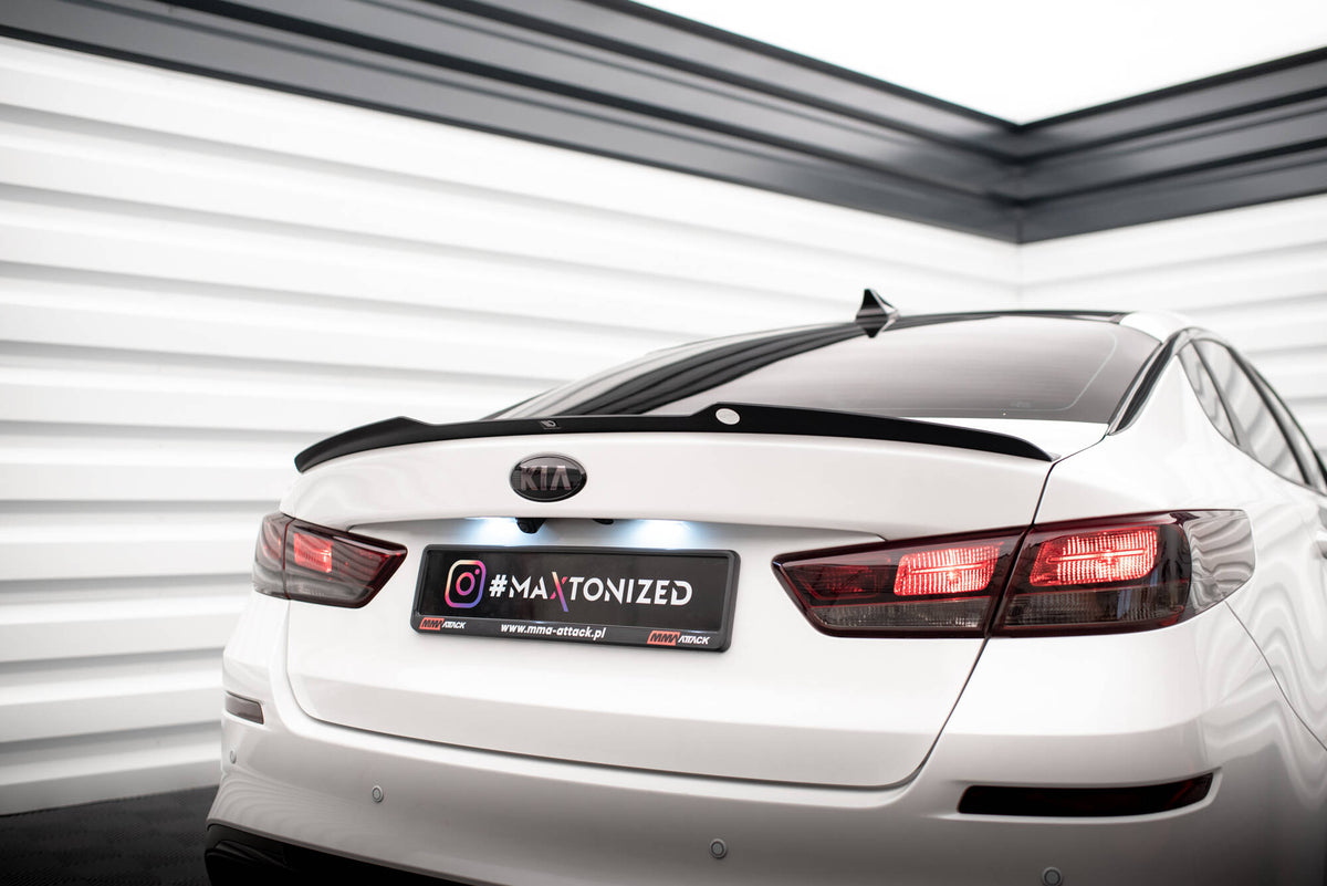 Sideskjørt diffusorer for Kia Optima MK4 Facelift sett fra skrå vinkel