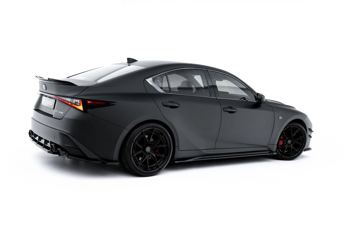 Komplett splittersett montert på Lexus IS 500