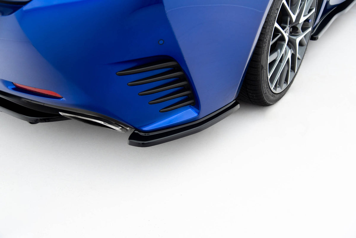 Komplett Maxton splittersett for Lexus RC i sort finish sett ovenfra