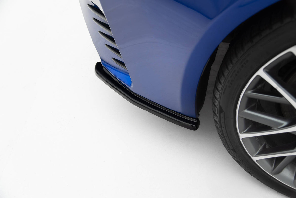 Spoiler cap og bakre sidesplittere for Lexus RC Mk1 i skrå vinkel