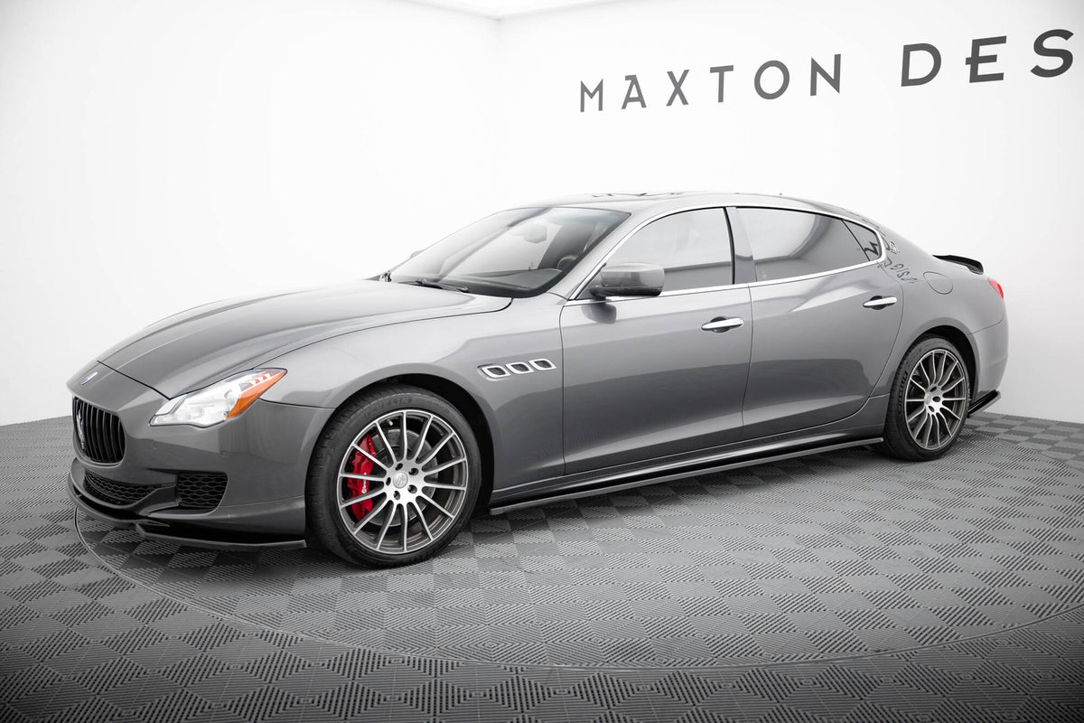 Splittersett til Maserati Quattroporte MK6 med alle fem deler lagt ut sett ovenfra