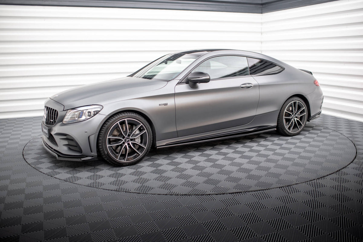 Splittersett for Mercedes C43 Coupe C205 Facelift vist i skrå vinkel forfra