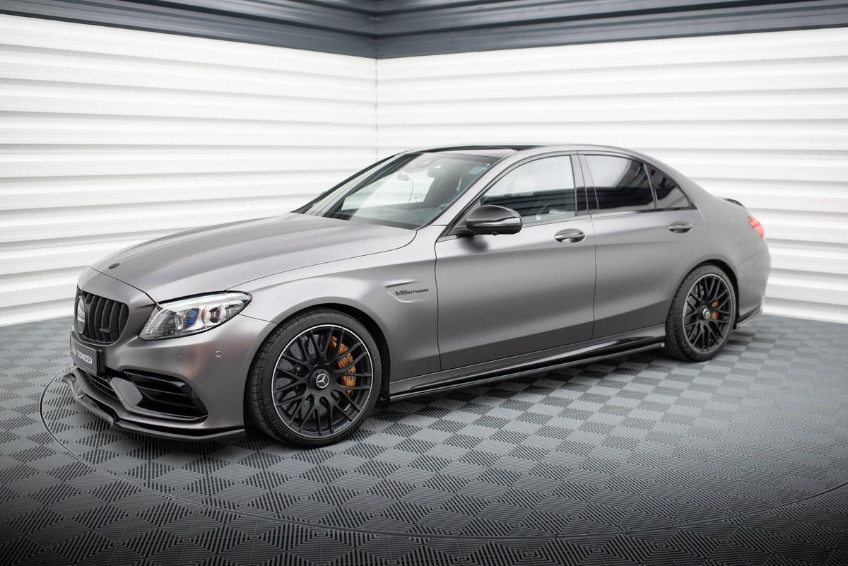 Splittersett fra Maxton Design montert på Mercedes C63 AMG W205 Facelift sett forfra