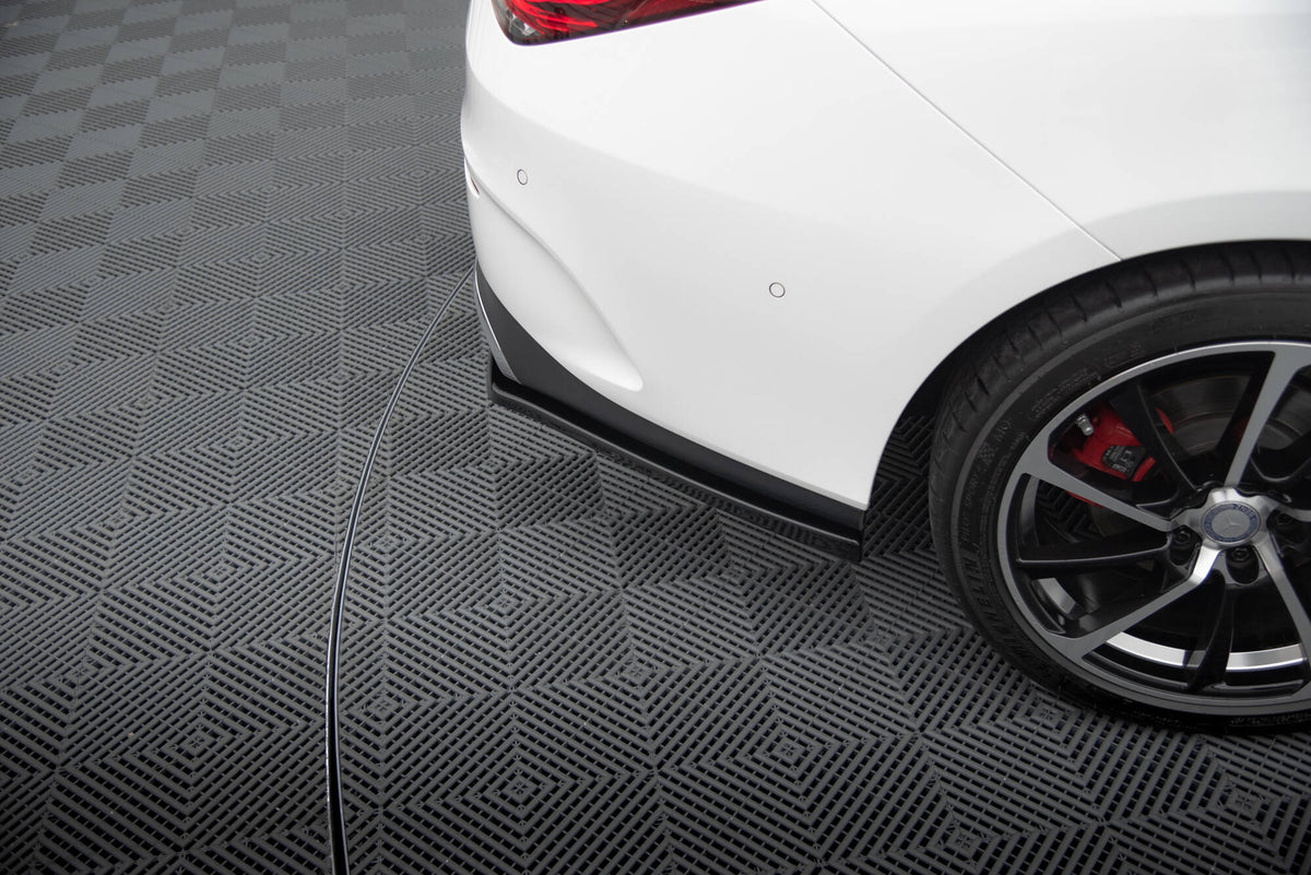 Frontsplitter fra Maxton Design montert på Mercedes CLA Shooting Brake X118 i svart finish