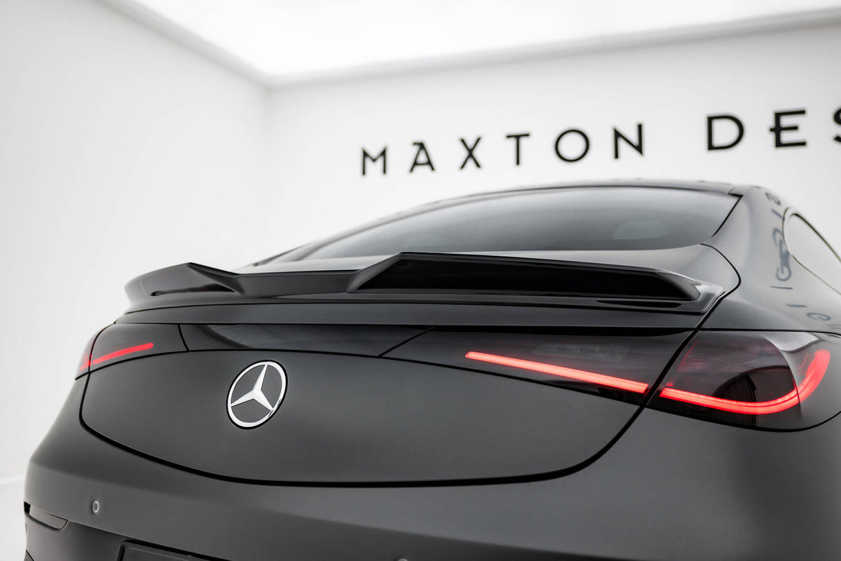 Front splitter fra Maxton Design montert på Mercedes CLE C236, skrå vinkel
