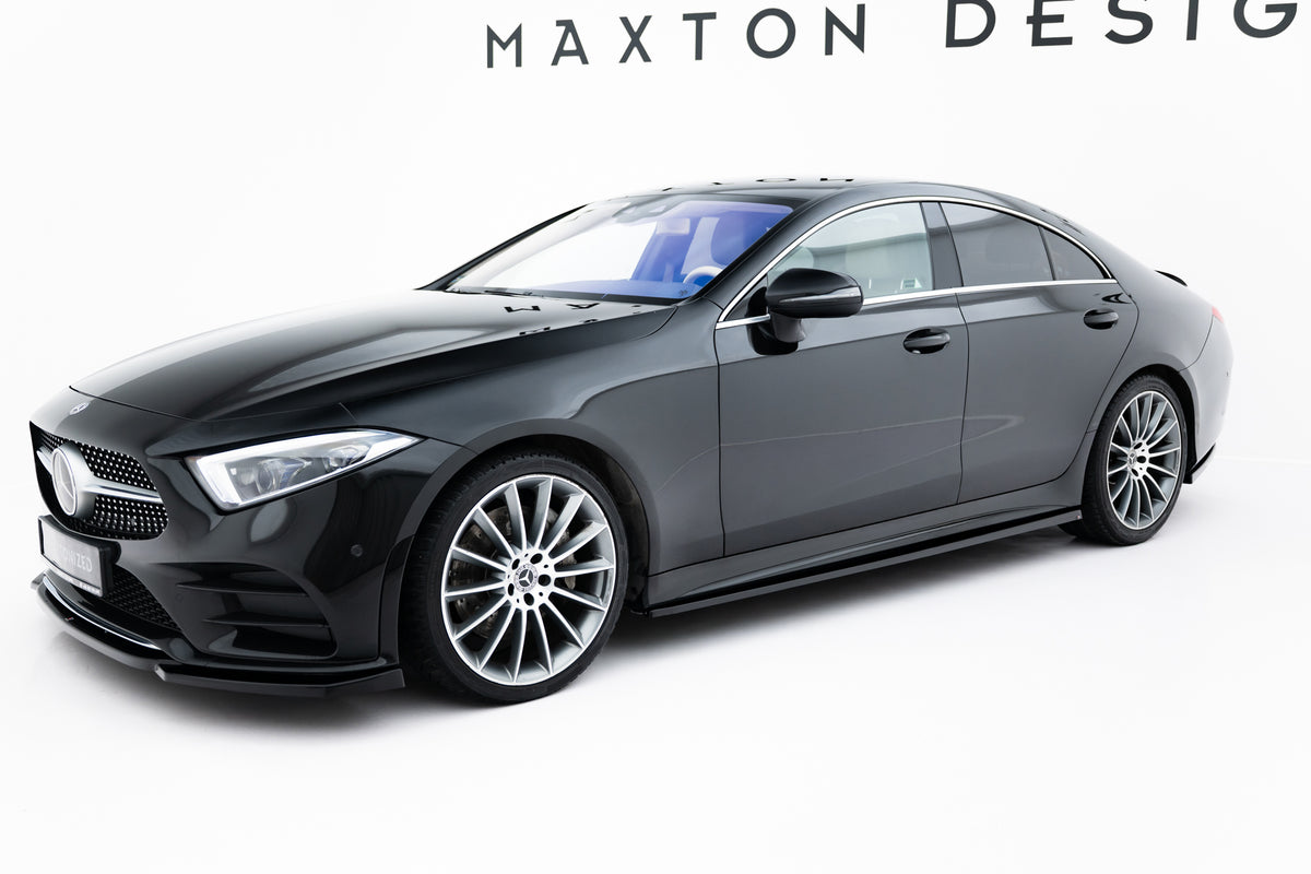 Splittersett fra Maxton Design montert på Mercedes CLS C257 AMG-Line, sett forfra i skrå vinkel