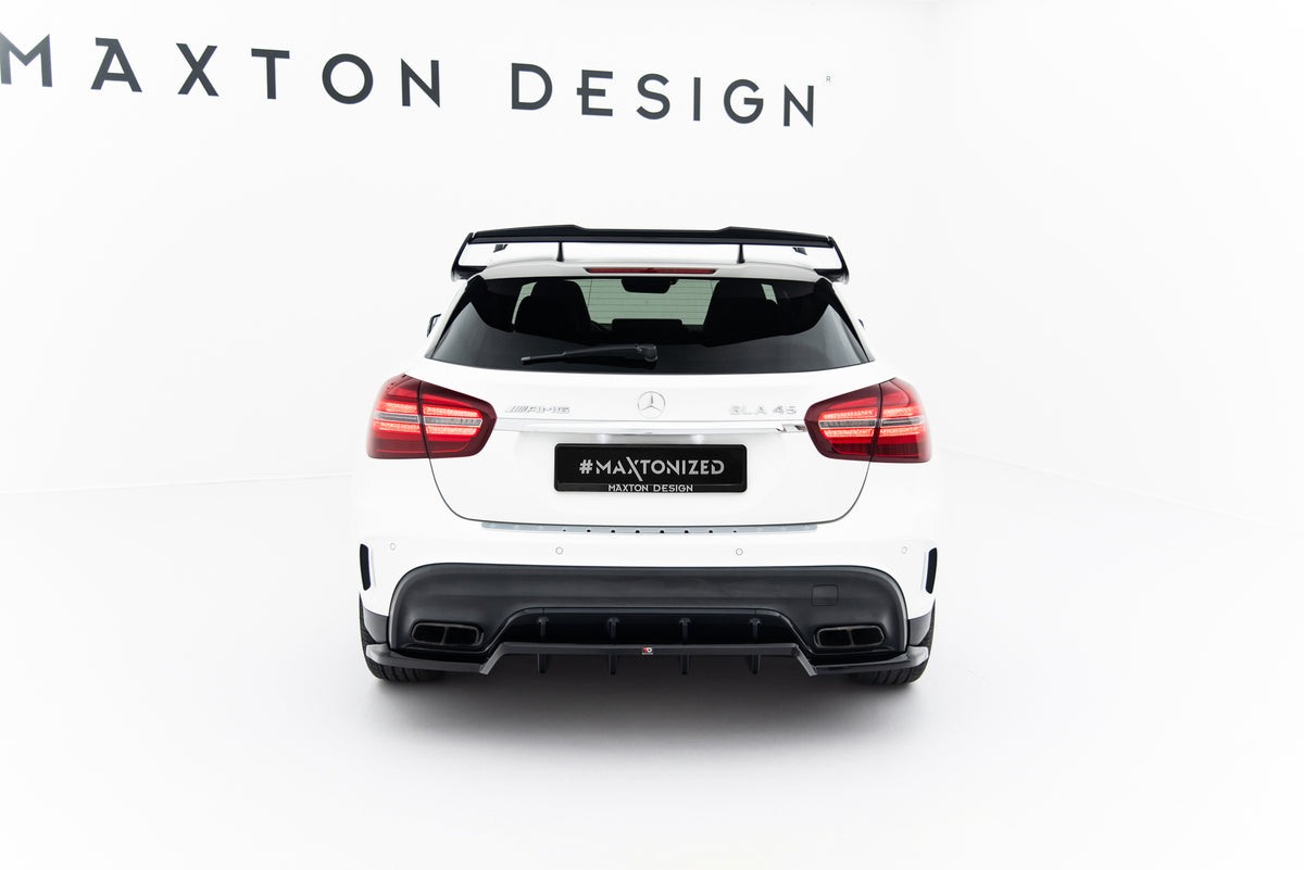 Front splitter for Mercedes GLA 45 AMG X156 i sort ABS-plast, sett ovenfra