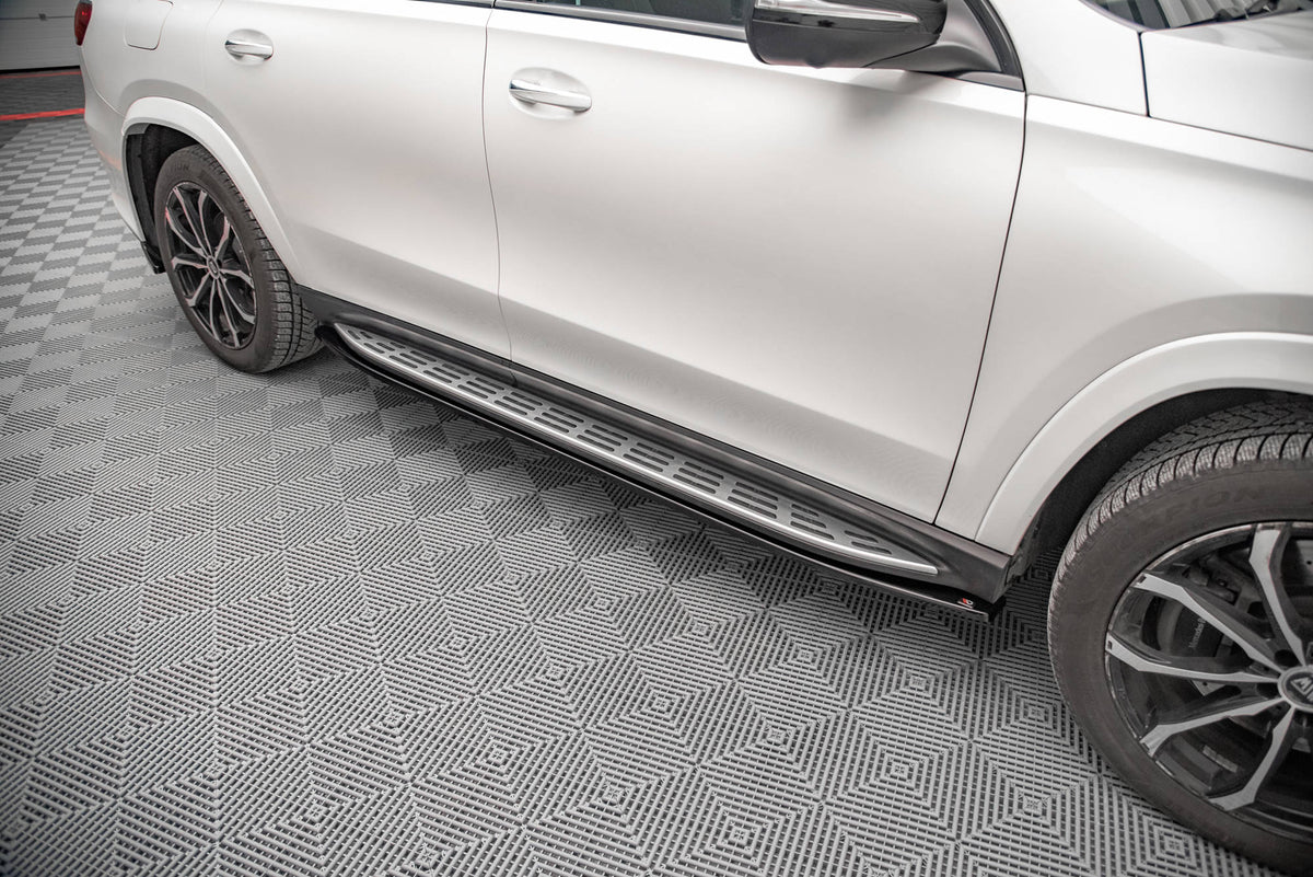 Splittersett for Mercedes GLS X167 AMG-Line vist fra siden med synlige konturer og kanter