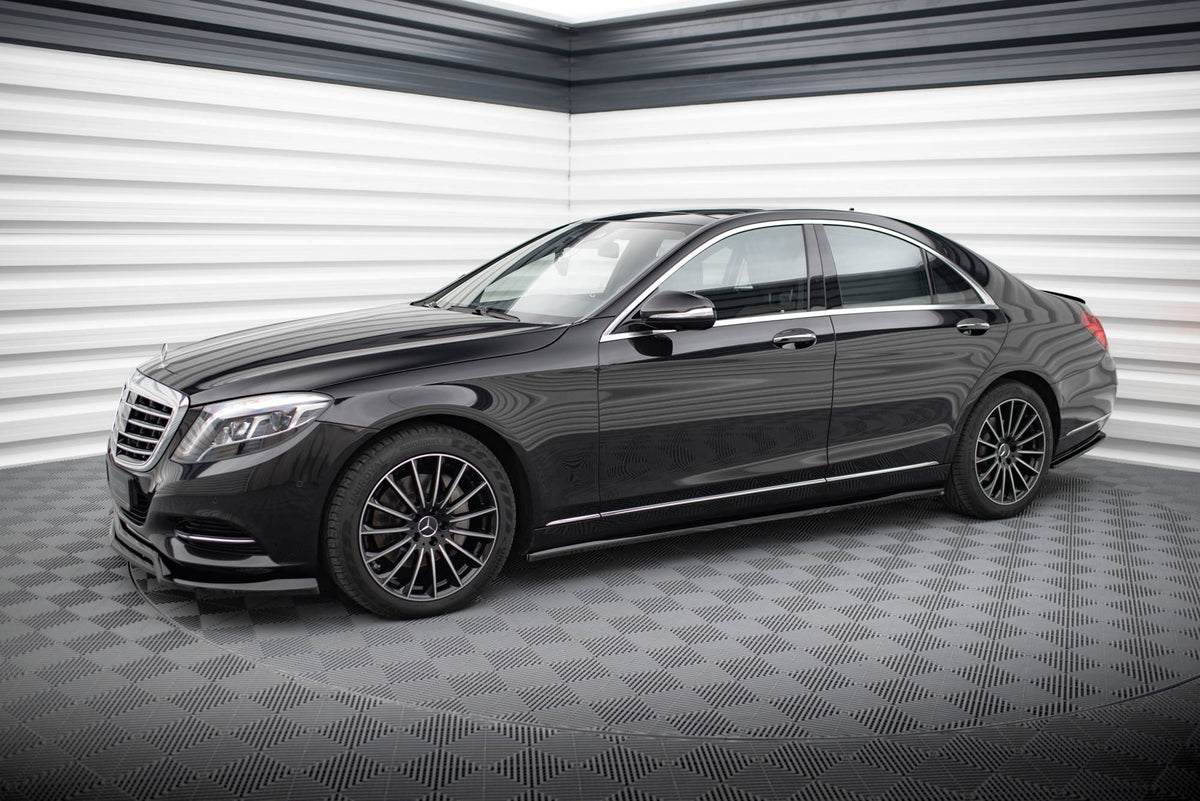 Splittersett for Mercedes S-Klasse W222 med alle fire deler lagt ut samlet