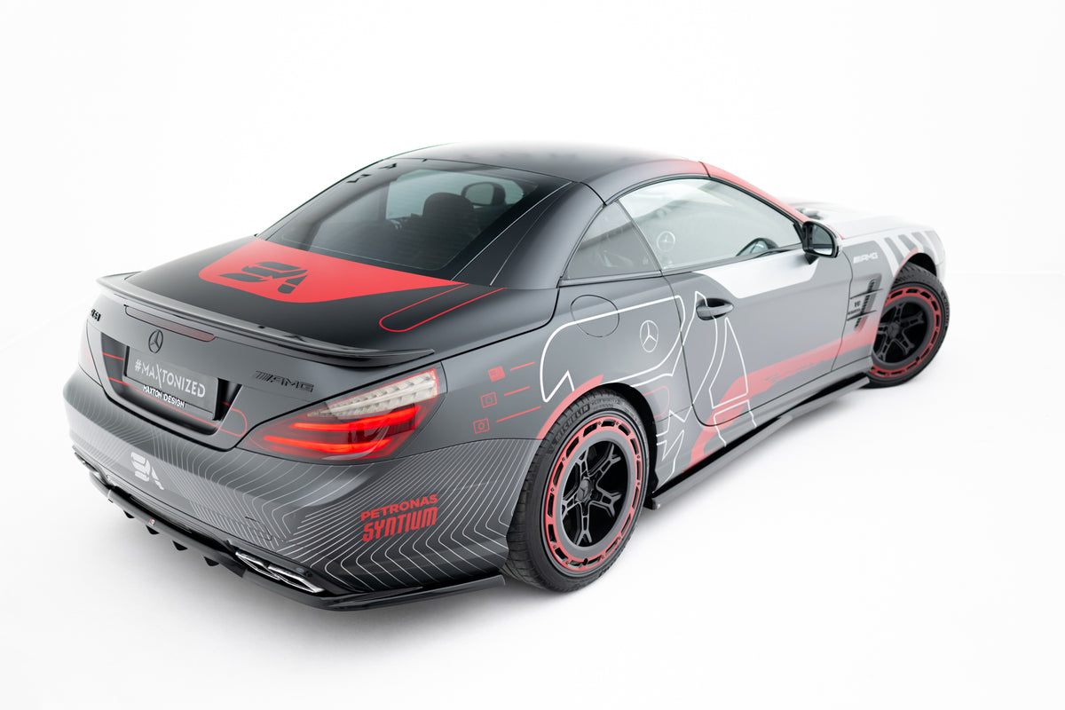 Maxton Design splittersett montert på Mercedes SL 63 AMG R231, forfra i hvitt studio