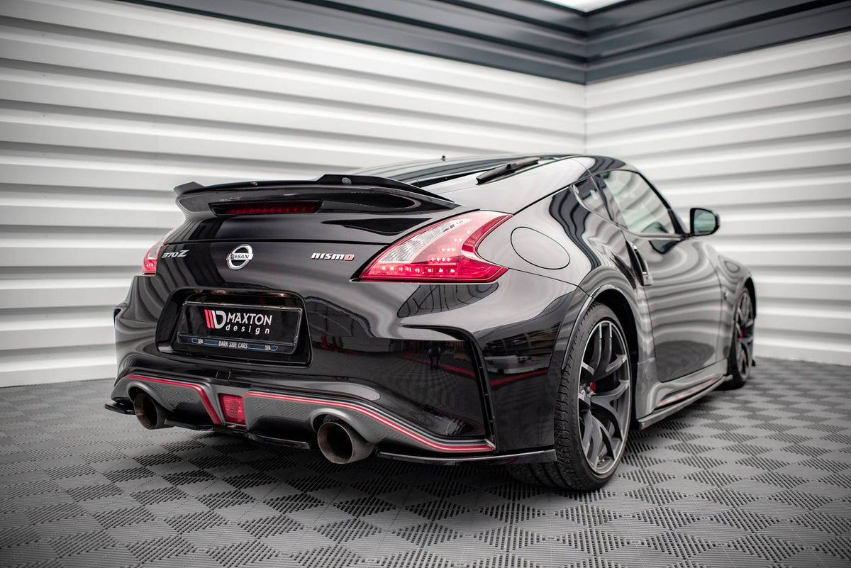 Spoiler cap fra splittersett montert på Nissan 370Z Nismo Facelift, ovenfra