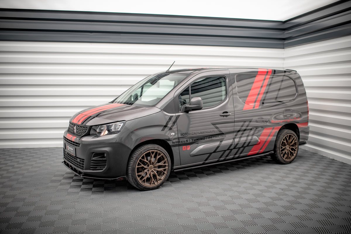 Splittersett for Peugeot Partner MK3 med alle fire deler lagt ut samlet sett ovenfra