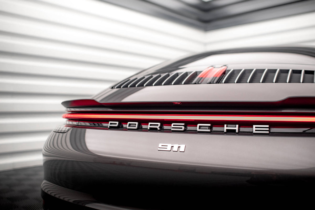 Sideskjørt diffusor på Porsche 911 Carrera 4S 992 sett fra siden