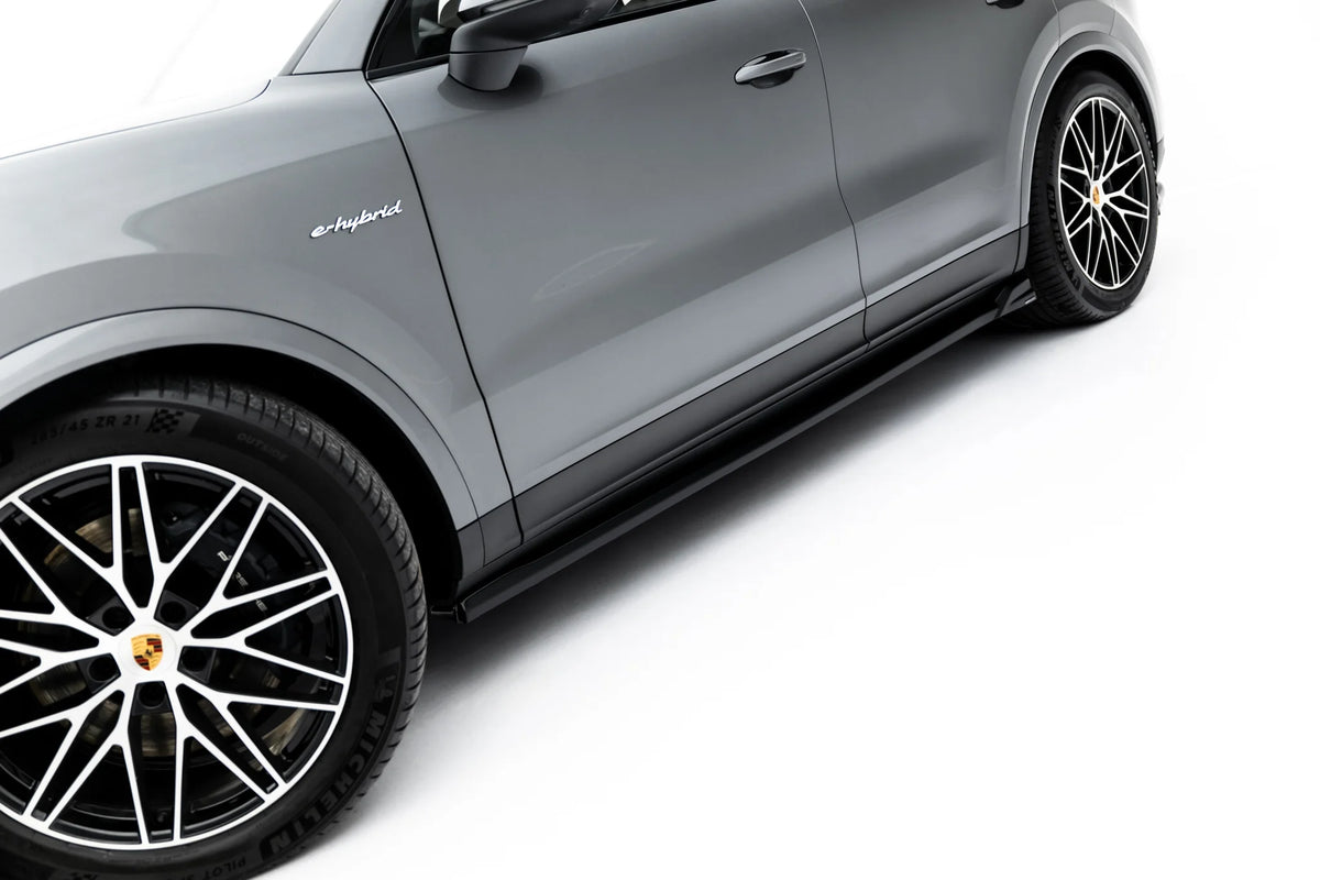 Porsche Cayenne Mk3 Facelift utstyrt med komplett Maxton splittersett