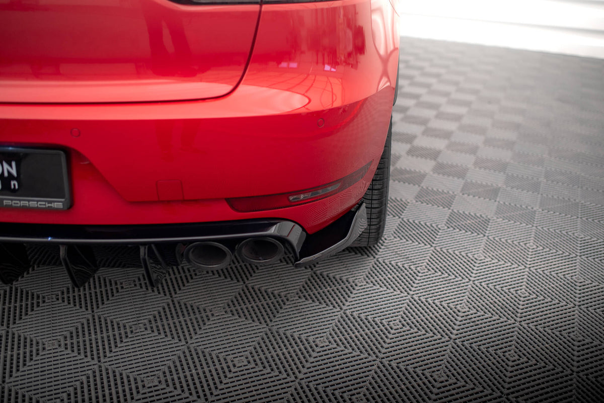 Nærbilde av front splitter i ABS-plast til Porsche Macan Sport Design MK1 Facelift