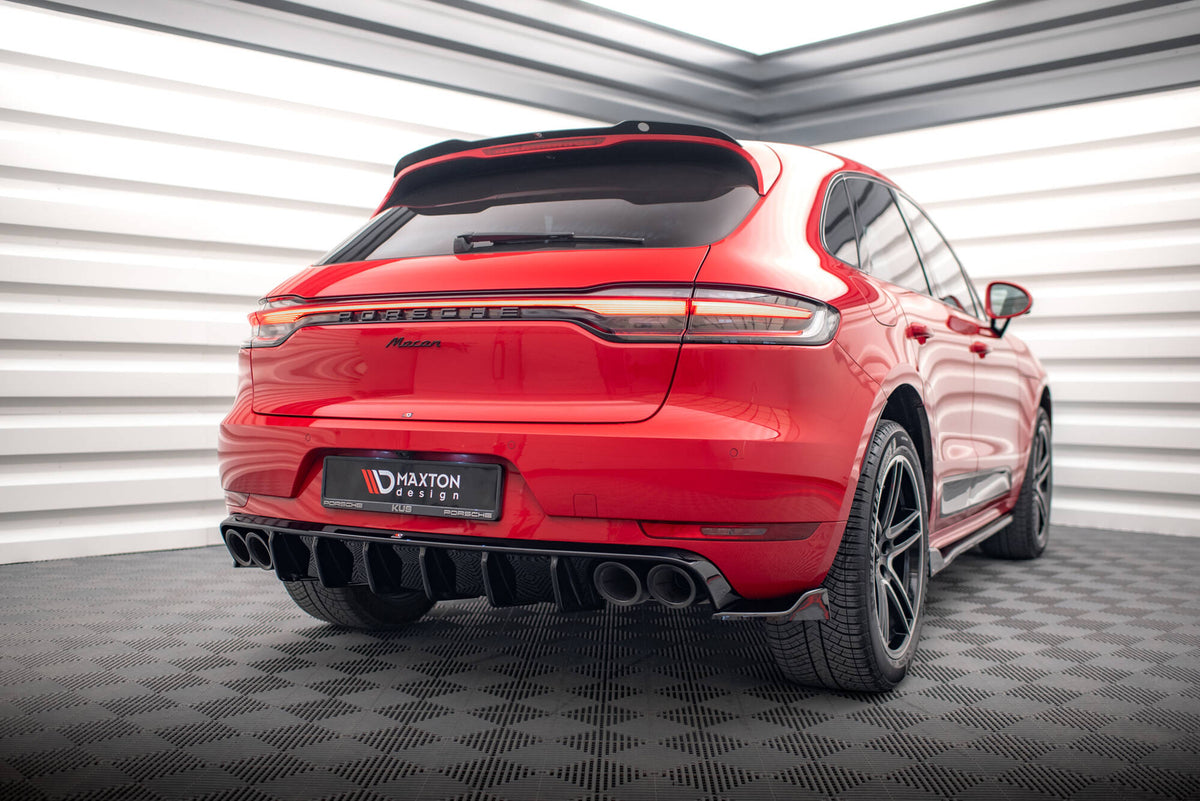 Splittersett montert på Porsche Macan GTS MK1 Facelift 2018–2021 i sort ABS-plast