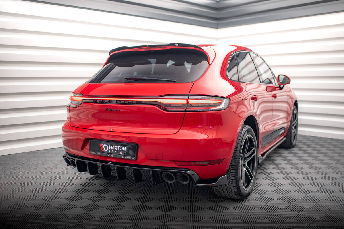Porsche Macan GTS MK1 Facelift 2018–2021 med sort splittersett sett forfra