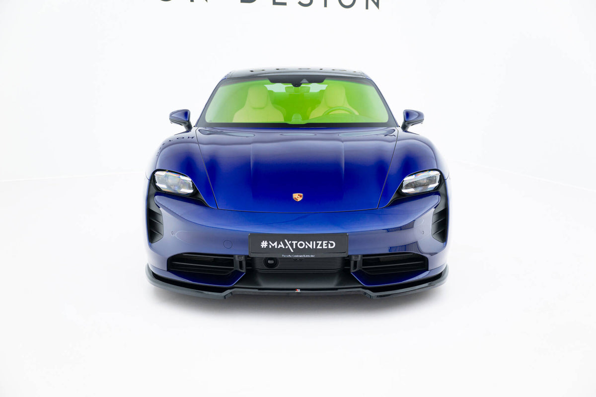 Maxton Design splittersett montert på Porsche Taycan Turbo S sett forfra, komplett aerodynamisk oppgradering