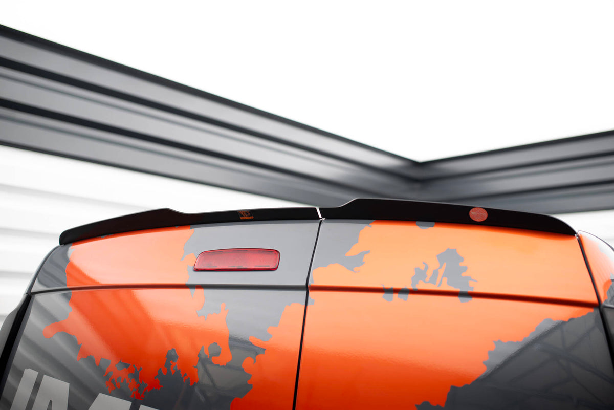 Front splitter til Renault Express Mk2 i sort ABS-plast, nærbilde