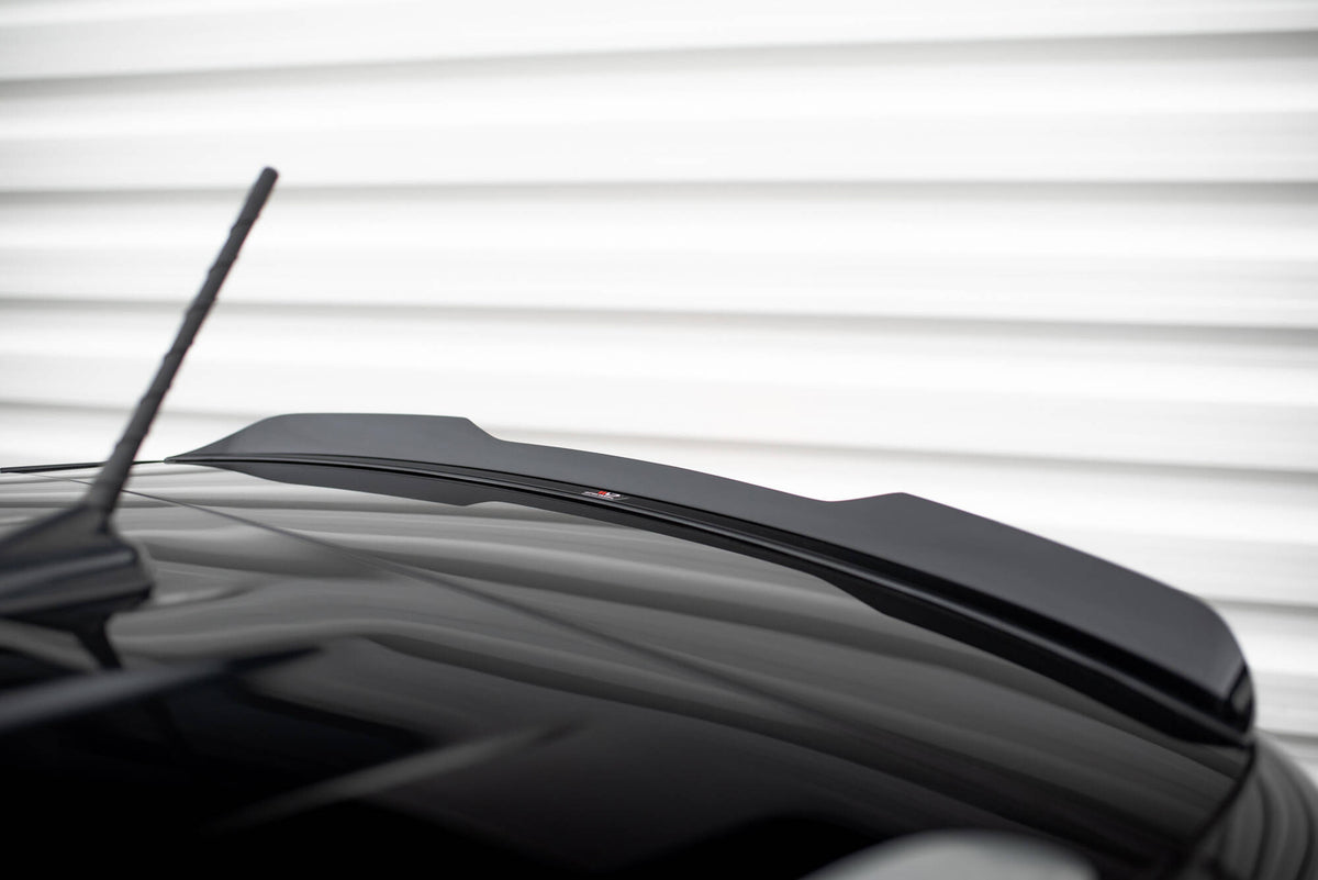 Sideskjørt diffusorer for Seat Arona FR i nærbilde, strukturert svart overflate