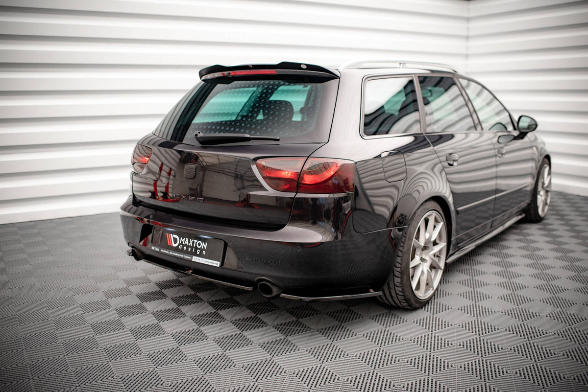 Bak splitter med vertikale stenger på Seat Exeo Sedan sett bakfra
