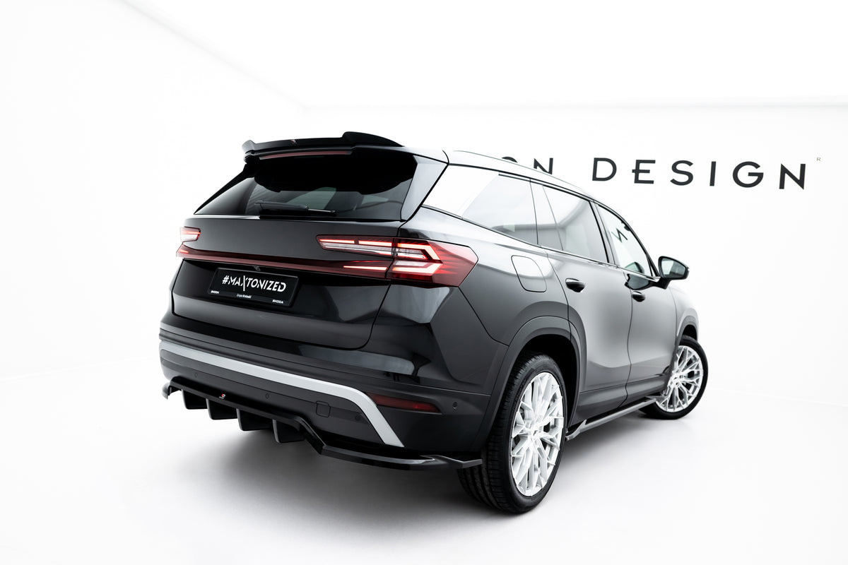 Bak splitter med vertikale stenger for Skoda Kodiaq MK2 i nærbilde