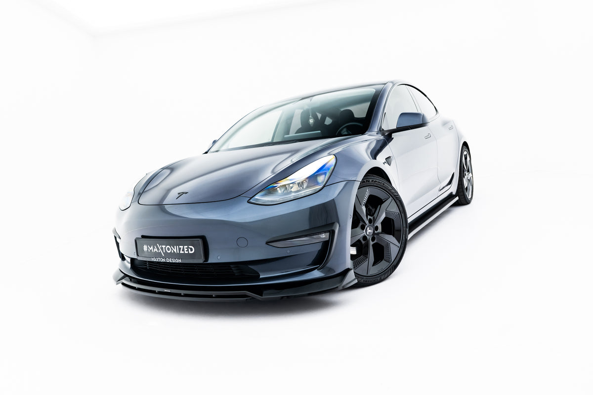 Splittersett montert på Tesla Model 3 sett forfra med synlig frontsplitter
