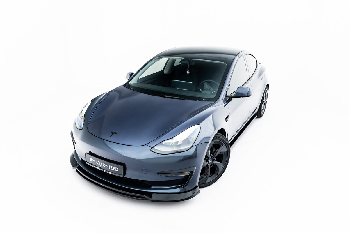Splittersett til Tesla Model 3 under montering med synlig passform