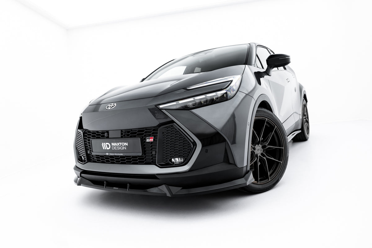 Toyota C-HR MK2 lavt perspektiv forfra som fremhever Maxton Design splitter ved bakken
