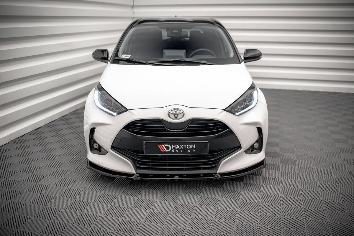 Detalj av monteringspunkter på front splitter for Toyota Yaris GR Sport