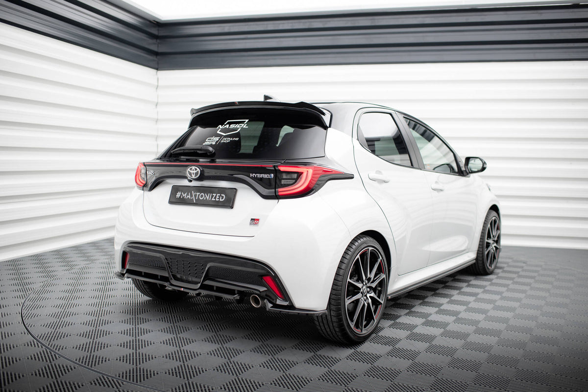 Profil av Toyota Yaris GR Sport MK4 med komplett M-Maxton splittersett