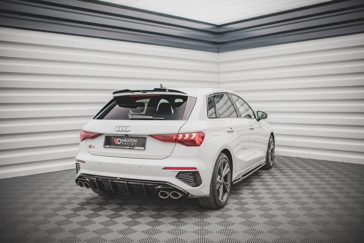 Splittersett Audi A3 S-Line Sportback 8Y V.1 komplett pakke med alle deler lagt ut før montering - gratis frakt