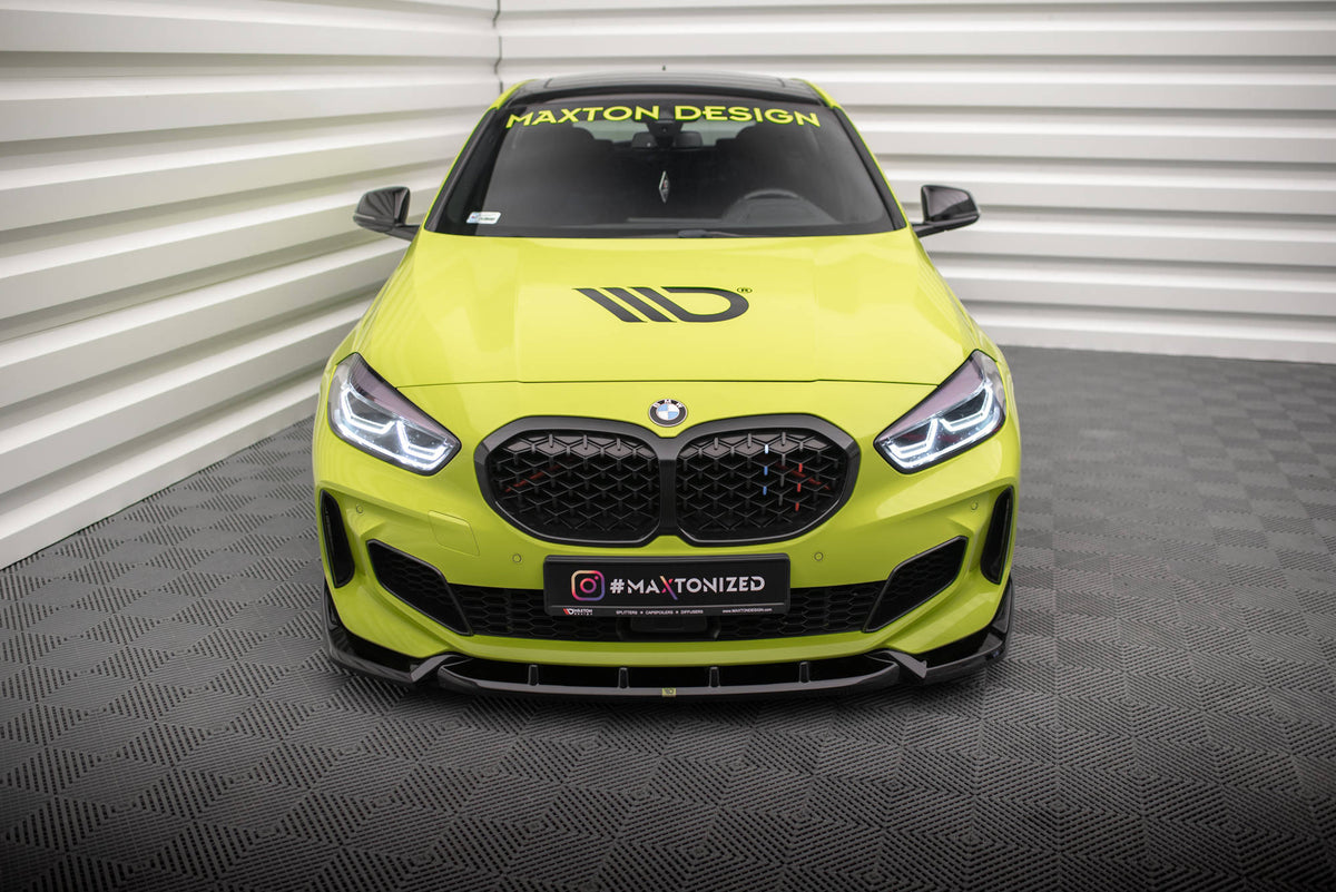 BMW F40 M135i med M-Maxton V.1 sideskjørt – dynamisk vinkel
