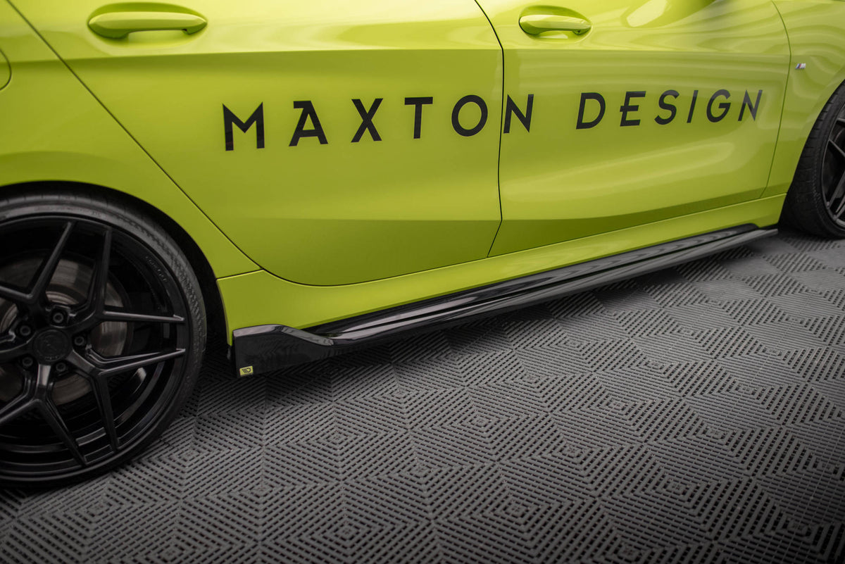 BMW M135i F40 med fullt M-Maxton V.1 sett – studiofoto