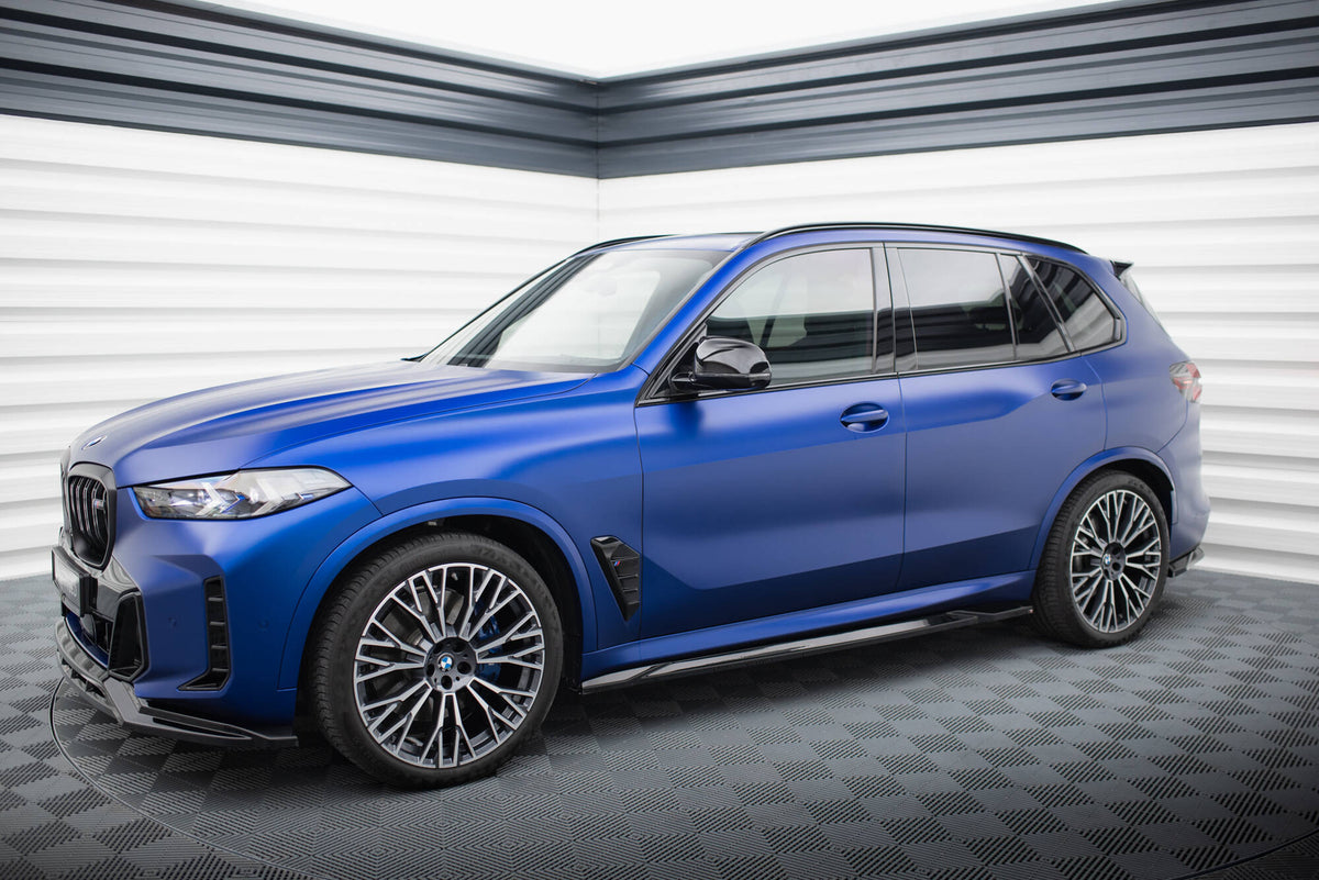 Splittersett V.1 for BMW X5 G05 M-Pakke Facelift montert på mørk SUV, sett forfra