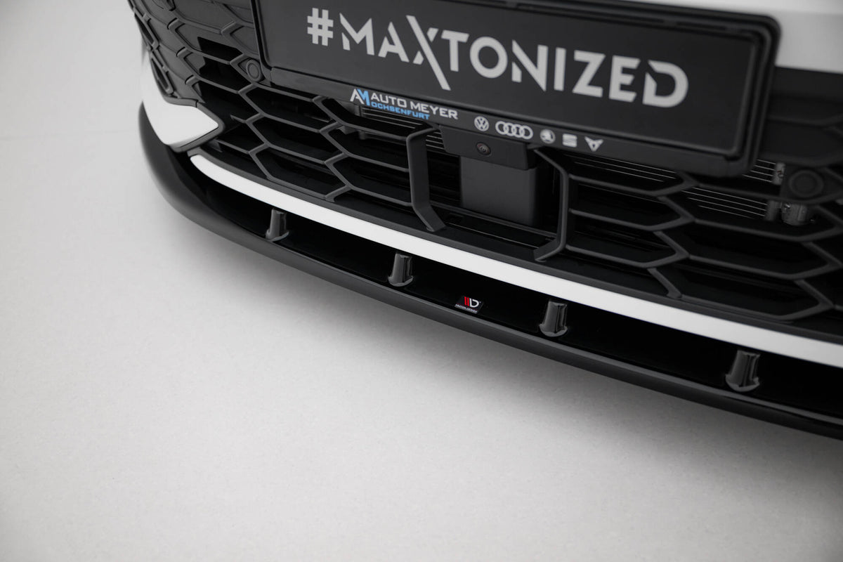 Front- og sideplitter V.1 til VW Golf 8 GTI Facelift – nærbilde av monteringspunkter og festemekanisme