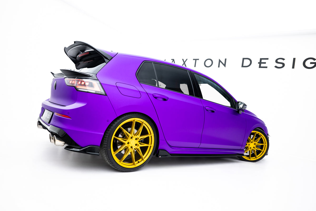 Splittersett V.1 for VW Golf 8 R Facelift – detalj av aerodynamisk profil sett fra siden