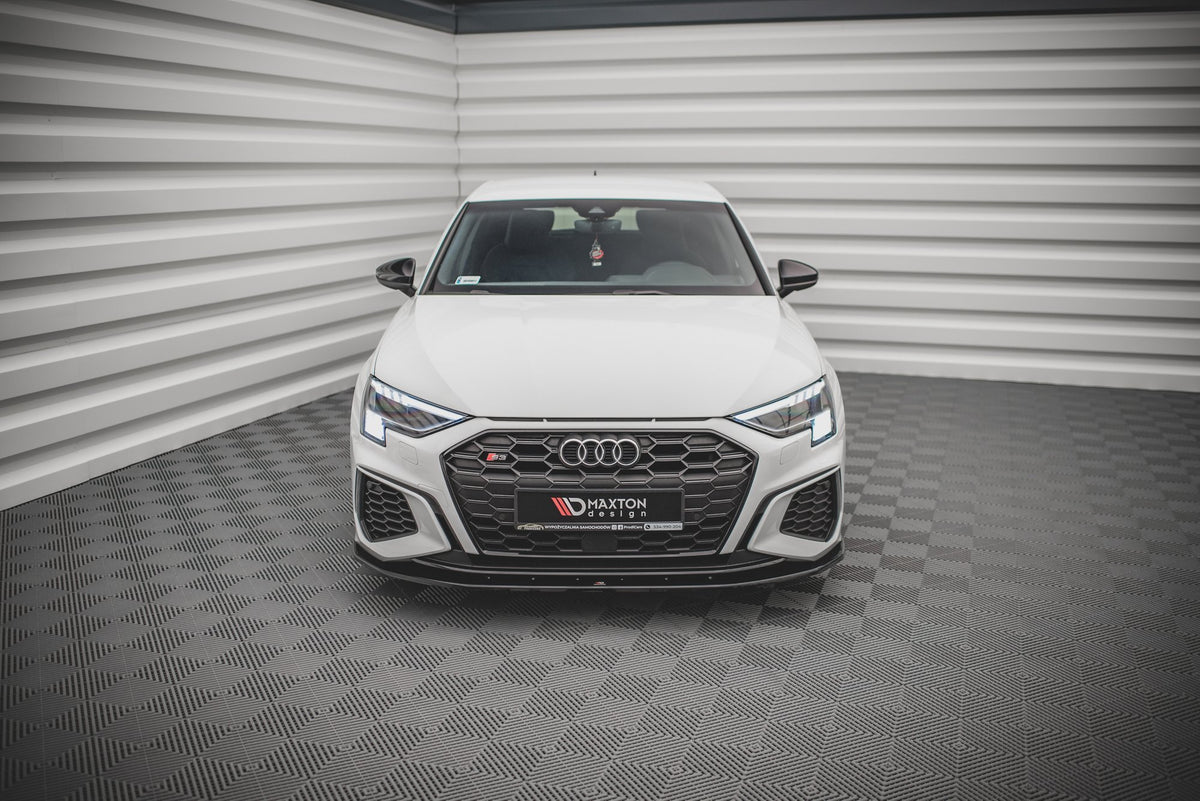 Splittersett Audi A3 S-Line Sportback 8Y V.2 sett bakfra med bakre diffuser og sportslig utseende