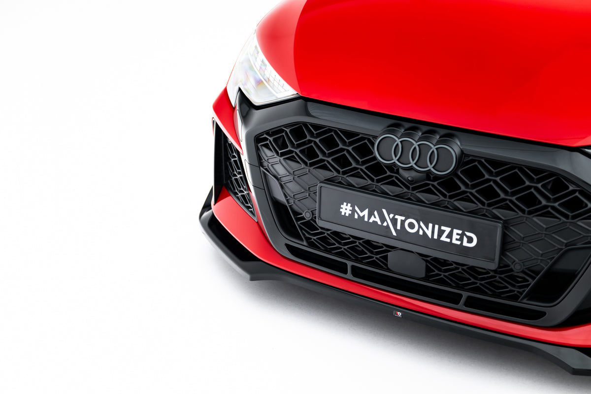 Frontsplitter fra splittersett til Audi RS3 Sedan 8Y Facelift V.2 sett forfra i sort finish