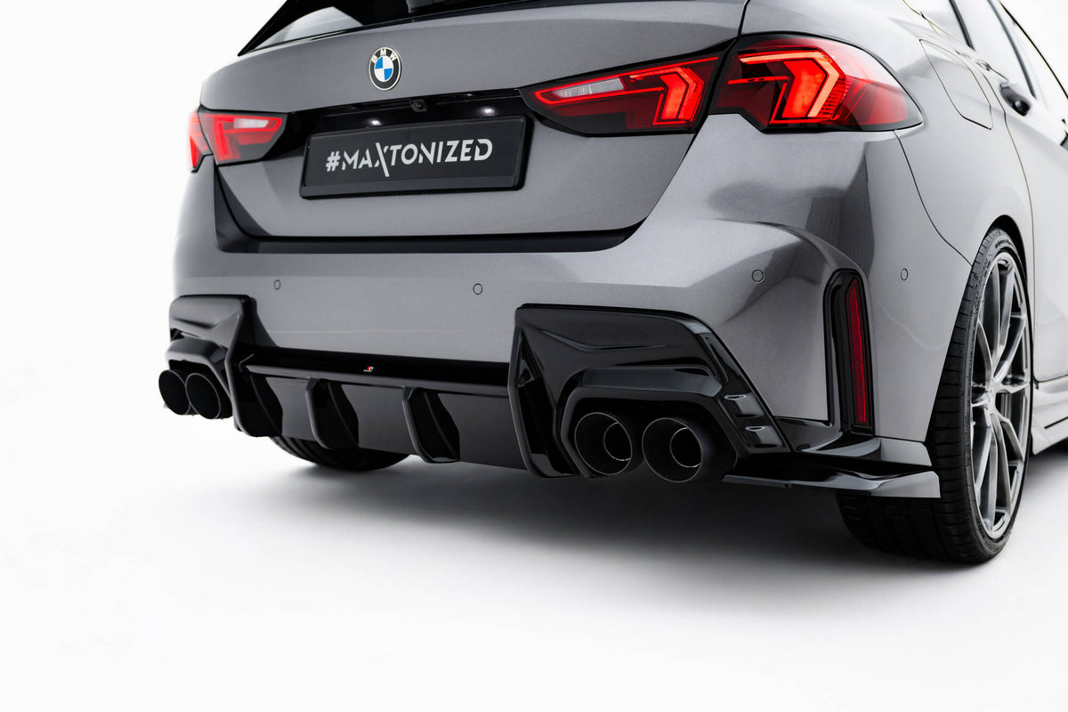 Spoiler cap V.2 fra Maxton Design montert på BMW M135i F70 bakrute