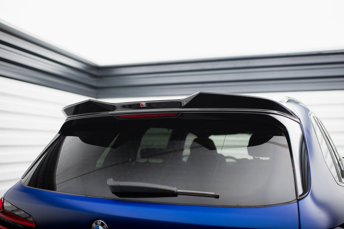 Spoiler cap på BMW X5 G05 Facelift sett ovenfra fra bakkant