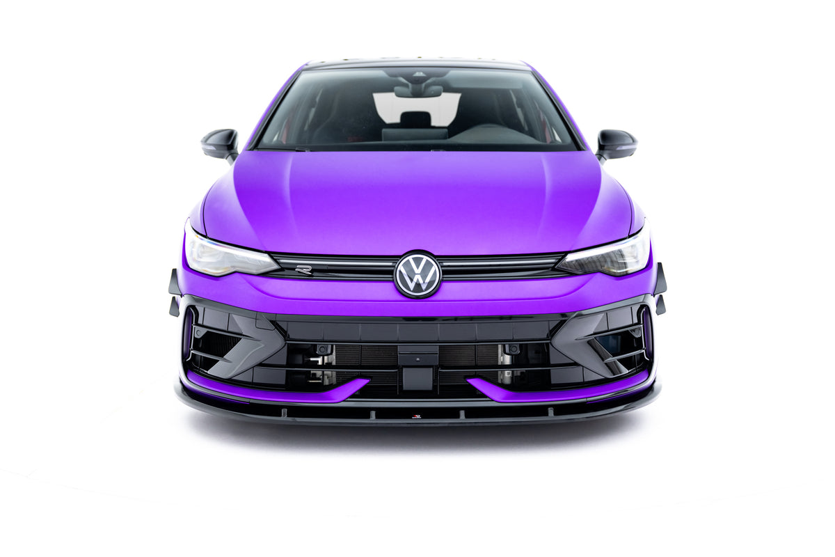 Front- og sideplitter V.2 til VW Golf 8 R Facelift – nærbilde av monteringspunkter og festemekanisme