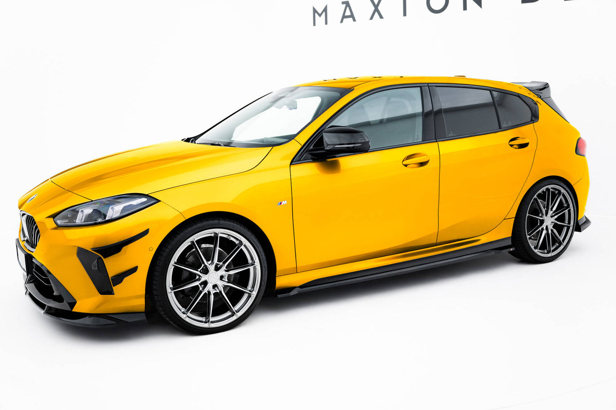 Splittersett V.3 fra Maxton Design montert på BMW 1-Serie F70 M-Pakke – komplett bodykit sett forfra
