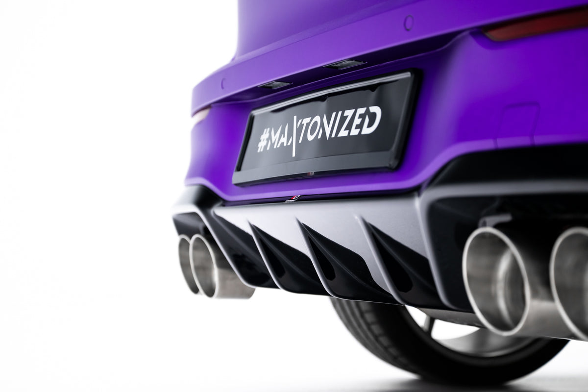 Bodykit splitter V.4 for VW Golf 8 R Facelift sett skrått forfra